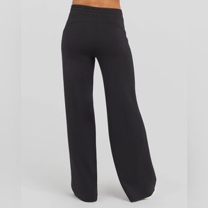 SPANX AirEssentials Wide Leg Pant